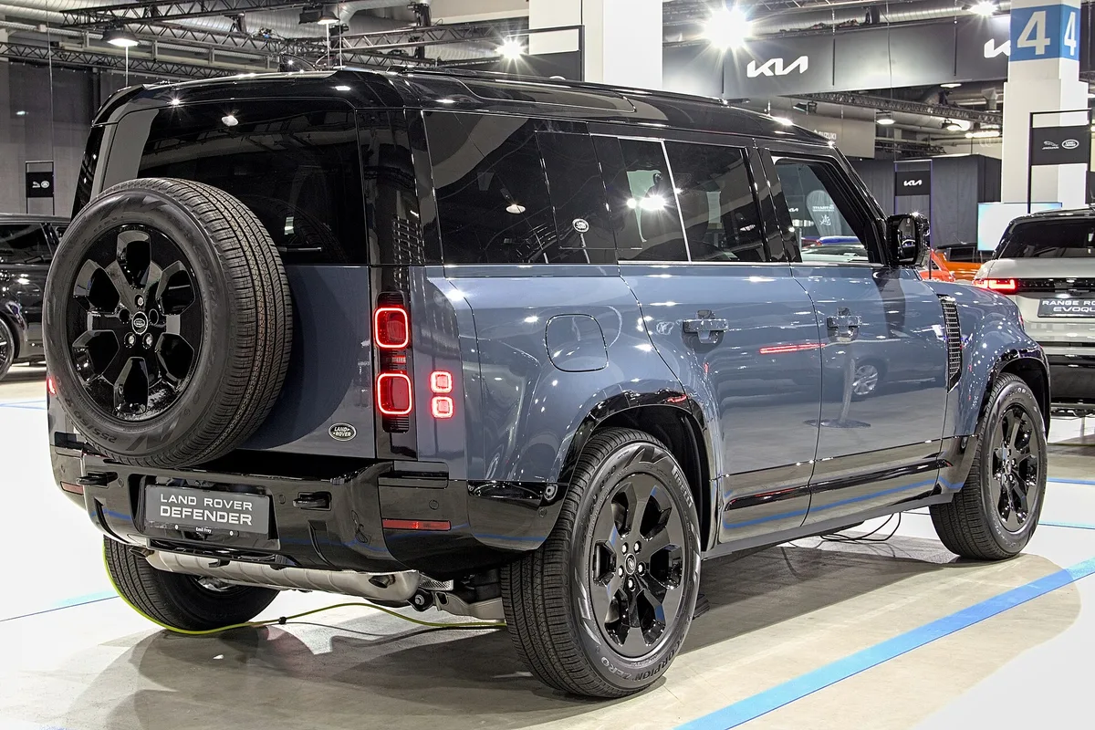 Land Rover Defender 110 P400e