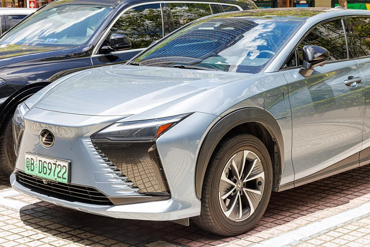 Lexus RZ 450e EX