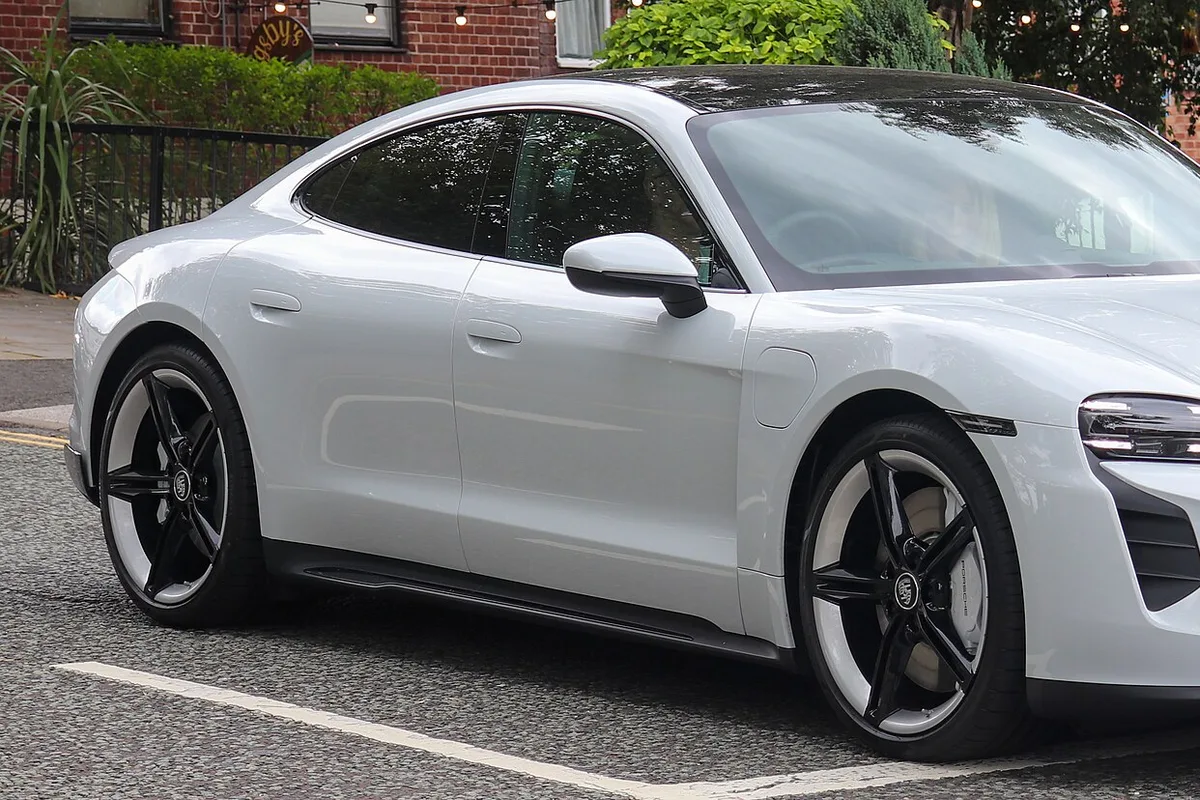 Porsche Taycan 4S